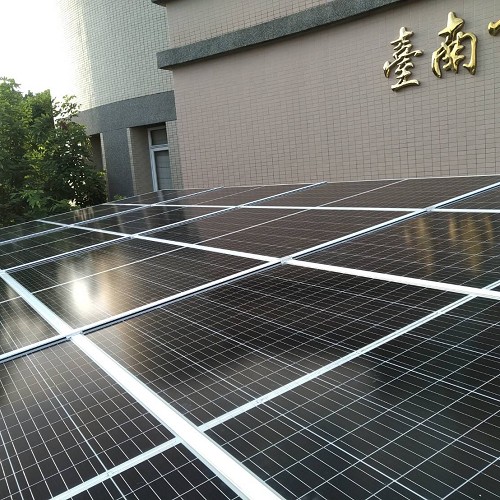學校廣場遮雨型太陽能棚架板間隙放水鋁構件